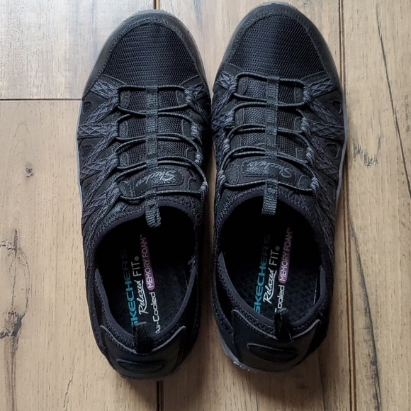 Skechers relaxed fit memory foam - Picture 1 of 6